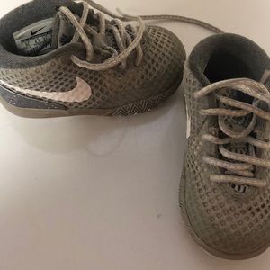 Use condition Nike tennis shoes